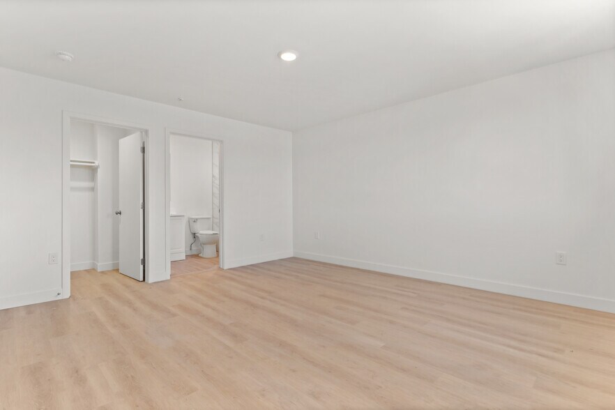 More Photos Of 707 W 80th St, Los Angeles Land For Sale