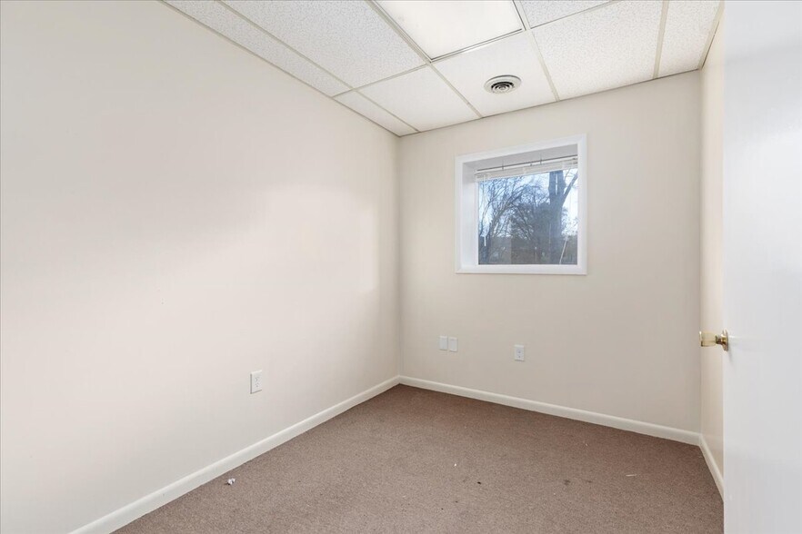 More Photos Of 11 Water St, Front Royal Loft Creative Space For Lease