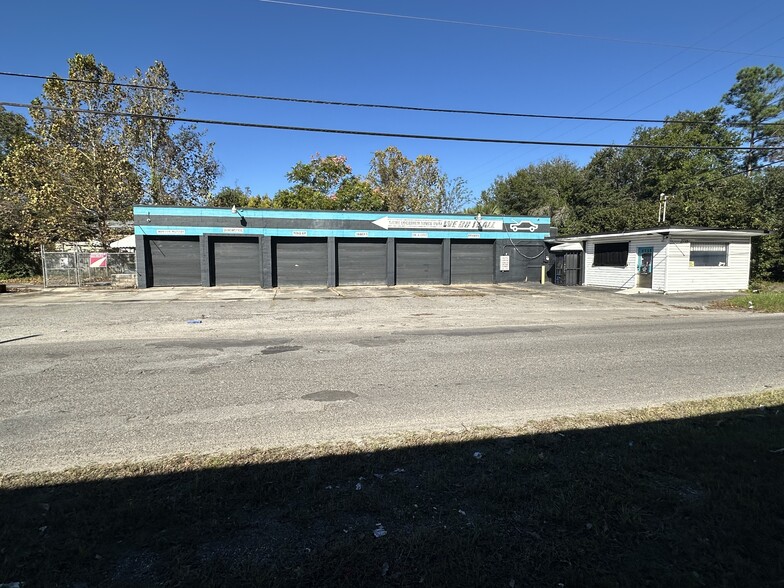 Primary Photo Of 2735 Rosselle St, Jacksonville Auto Repair For Lease