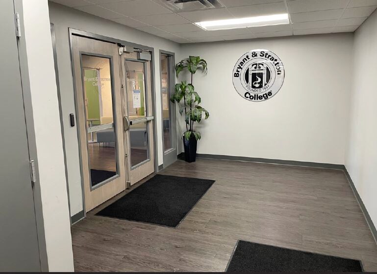 More Photos Of 33001 Solon Rd, Solon Medical For Lease