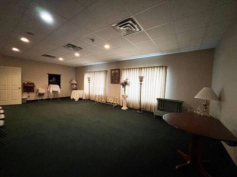 More Photos Of 3640 Clinton St, Buffalo Freestanding For Sale