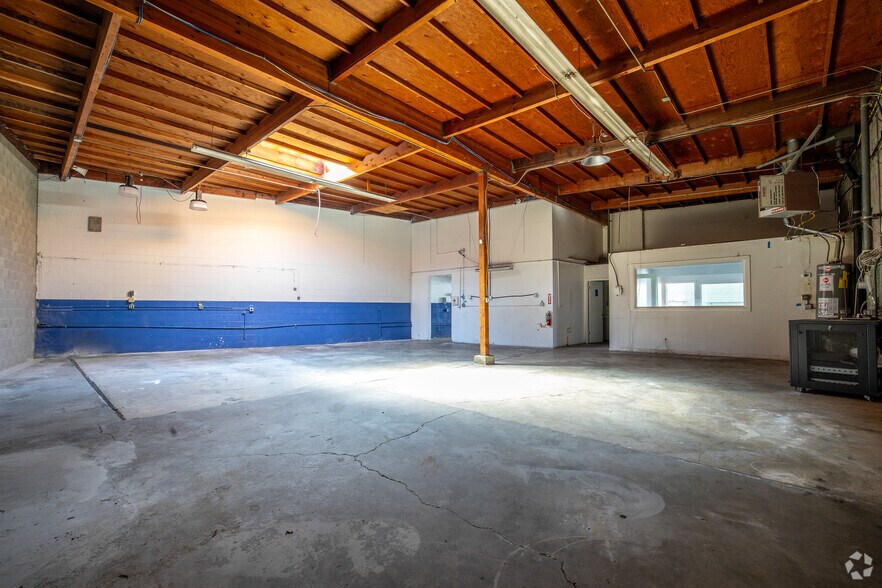 More Photos Of 2020 Brush St, Oakland Warehouse For Lease