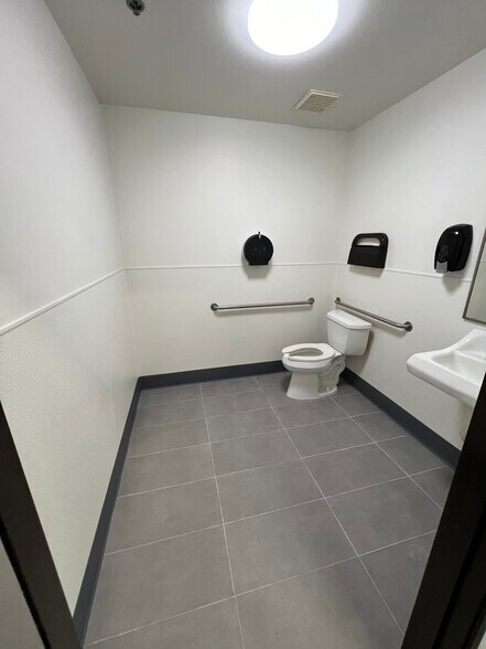 More Photos Of 470 W Larch Rd, Tracy Service For Sale