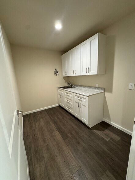 More Photos Of 314-316 Northridge Rd, Marble Falls Warehouse For Lease