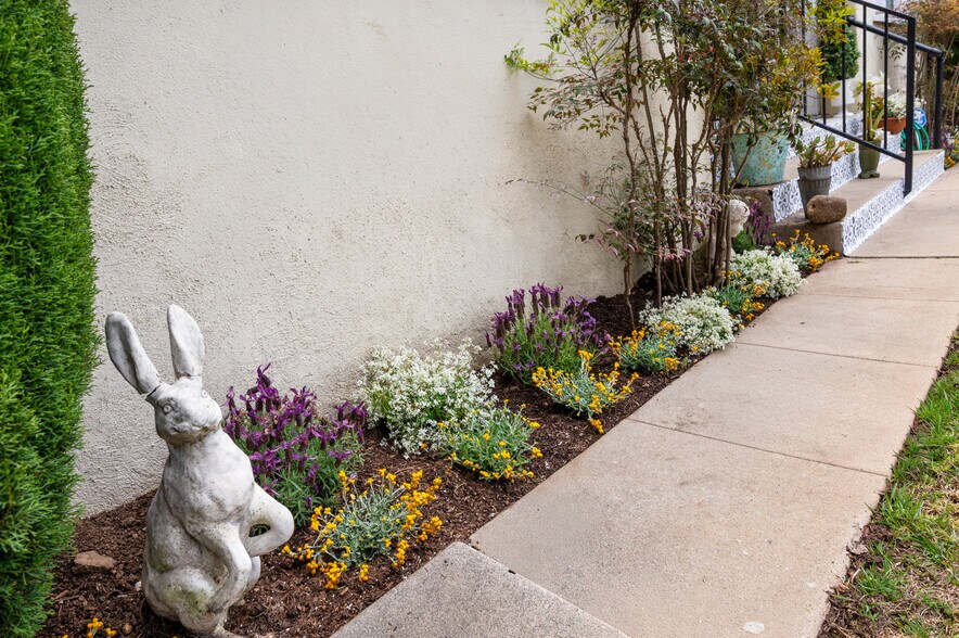 More Photos Of 1620 California Ave, Santa Monica Apartments For Sale