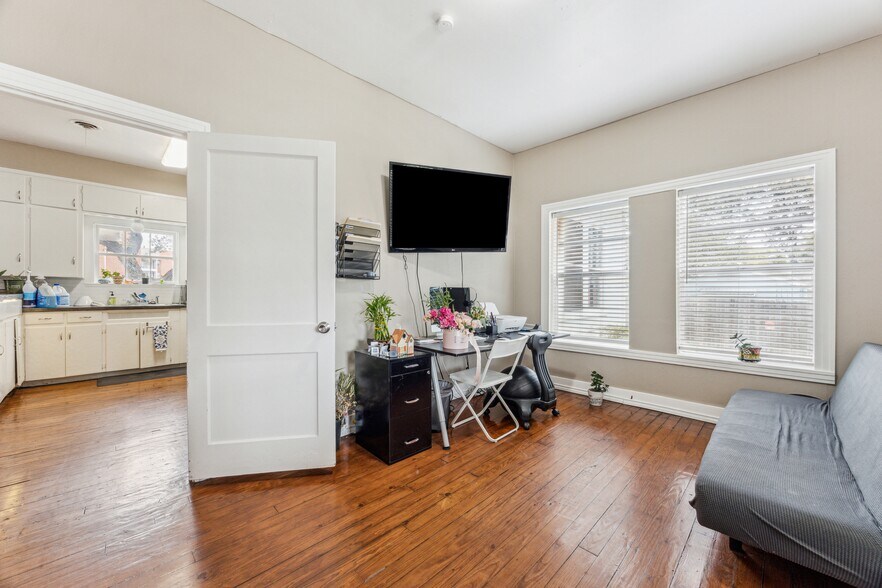 More Photos Of , Austin General Retail For Sale