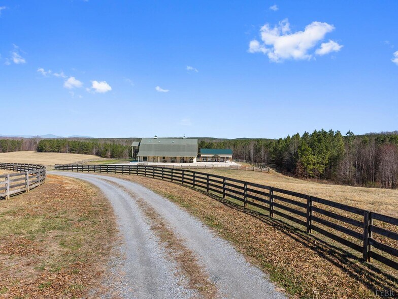 More Photos Of 1433 Piney Mountain Rd, Appomattox Specialty For Sale