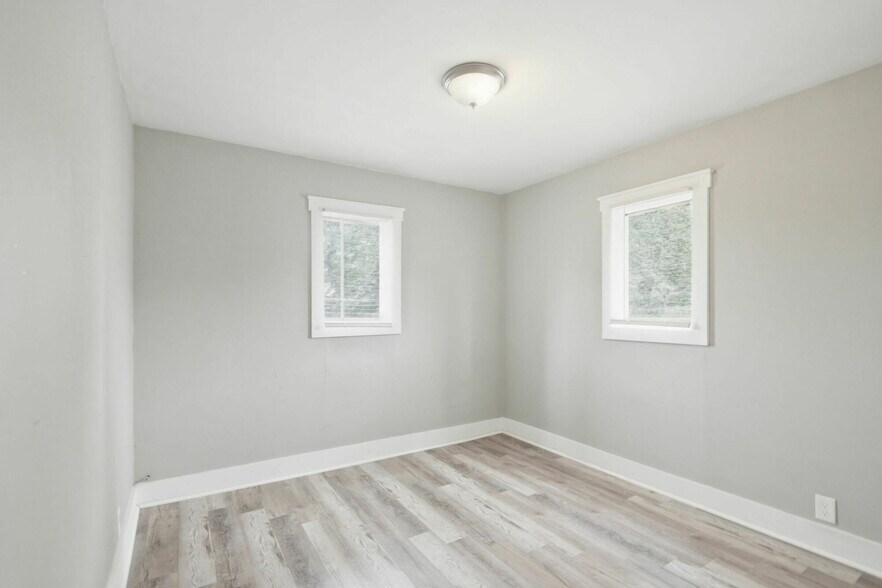 More Photos Of 206 Ferry St, Loudon Multifamily For Sale