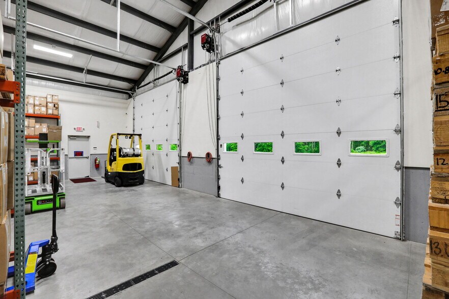 More Photos Of 269 Stone Schoolhouse Rd, Bloomingburg Warehouse For Sale