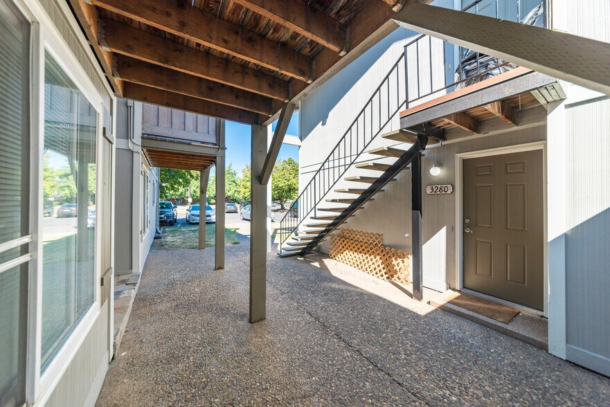 More Photos Of 3240-3320 NE 8th St, Gresham Apartments For Sale