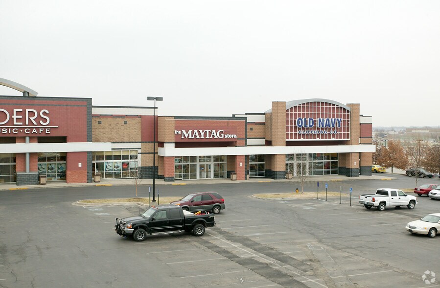 More Photos Of 12035-12055 Metcalf Ave, Overland Park Storefront For Sale