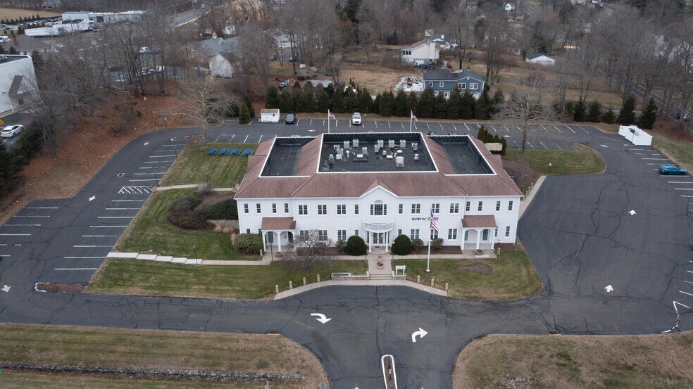 More Photos Of 11 Mile Hill Rd, Newtown Office For Lease