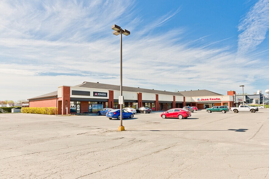 More Photos Of 4870 Boul Bourque, Sherbrooke General Retail For Lease