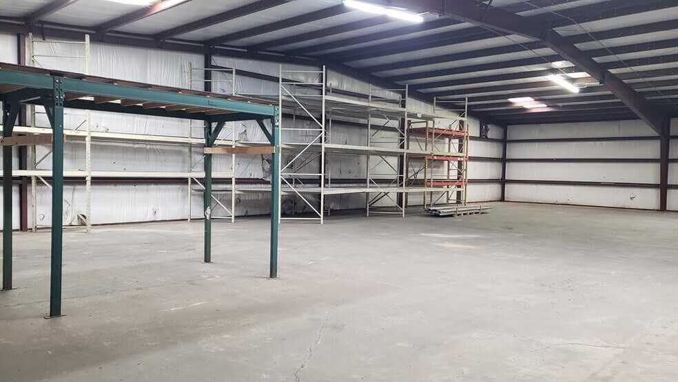 More Photos Of 616 S Broadway St, Mccomb Freestanding For Sale