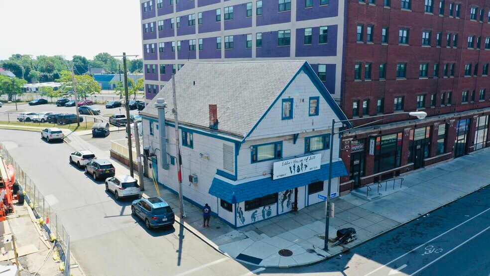 More Photos Of 1677 Main St, Buffalo General Retail For Sale