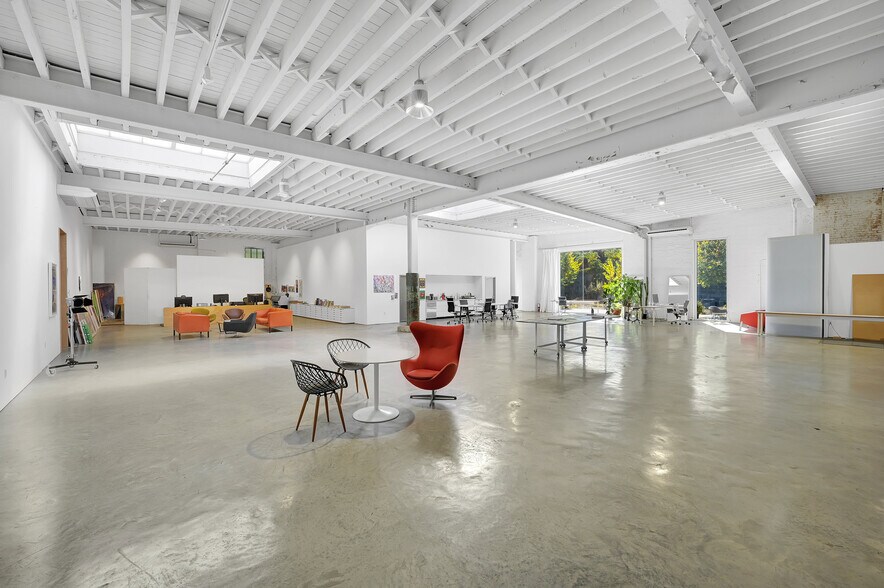 More Photos Of 1624 George St, Ridgewood Warehouse For Sale