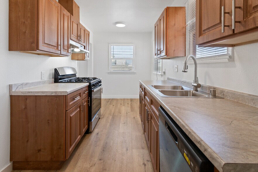 More Photos Of 44921 Trevor Ave, Lancaster Apartments For Sale