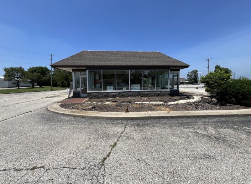 More Photos Of 2799 N 22nd St, Decatur Freestanding For Sale