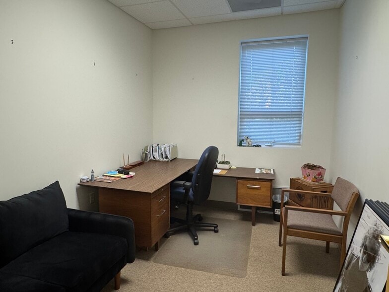 More Photos Of 13622 Pennsylvania Ave, Hagerstown Office For Lease