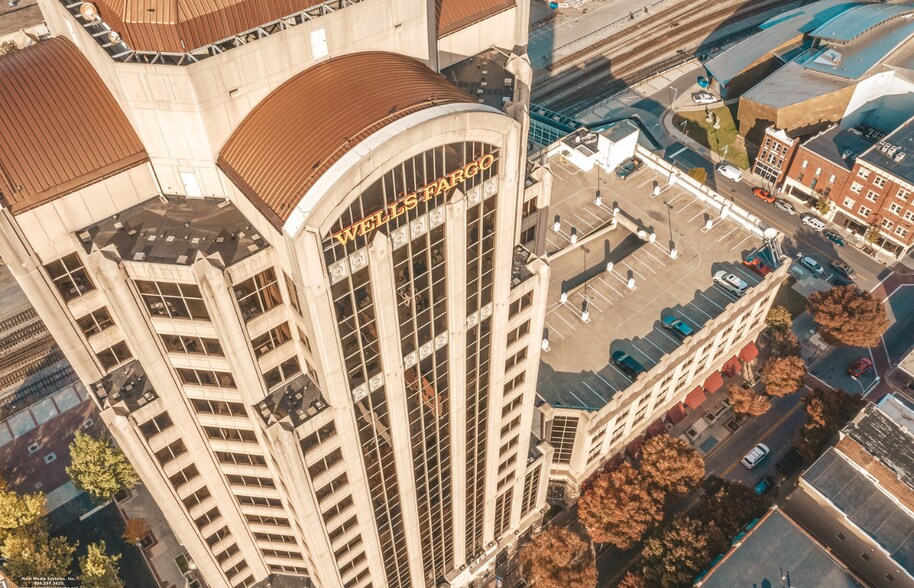 More Photos Of 10 S Jefferson St, Roanoke Office For Lease