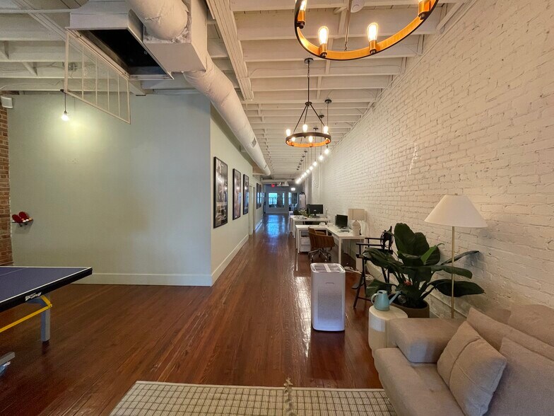 More Photos Of 463 King St, Charleston Storefront Retail Office For Lease