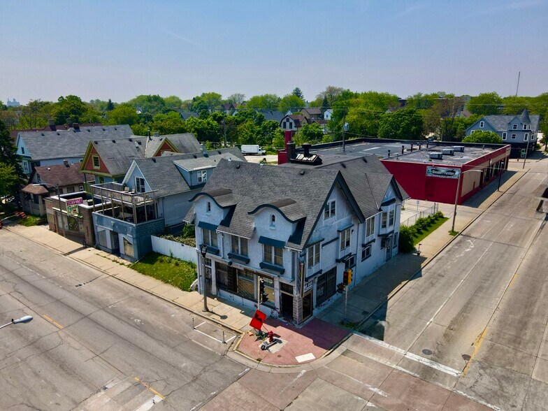 Primary Photo Of 2675-2679 N Holton St, Milwaukee Apartments For Sale