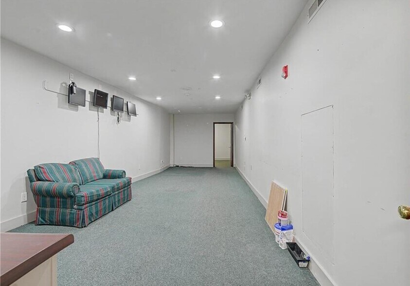 More Photos Of 127 Hay St, Fayetteville Storefront For Sale