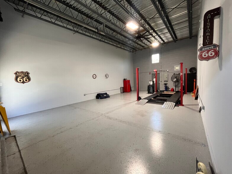 More Photos Of 2400 41st St, Vero Beach Self Storage For Sale