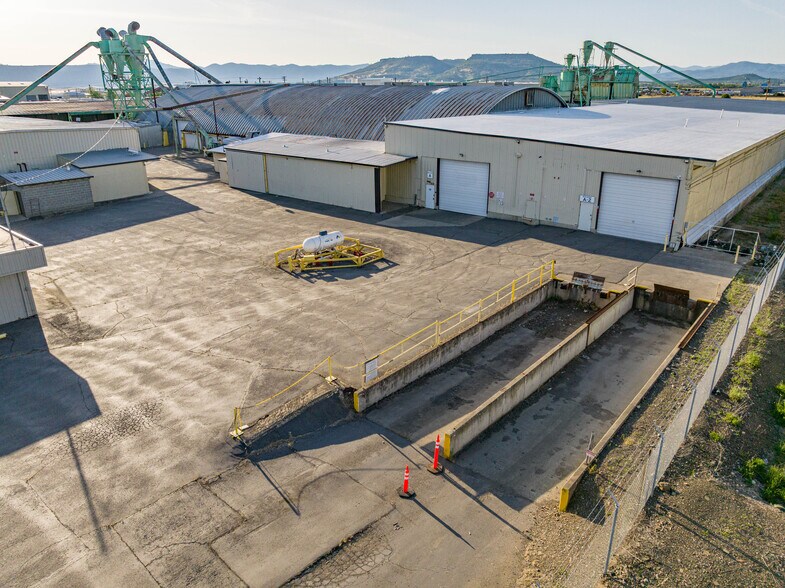 More Photos Of 1385 Antelope Rd, White City Manufacturing For Lease