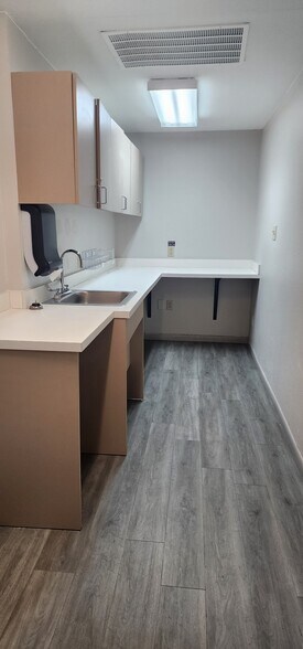 More Photos Of 2608 Matlock Rd, Arlington Medical For Lease