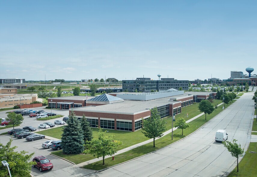 More Photos Of 10200 Innovation Dr, Milwaukee Office For Lease
