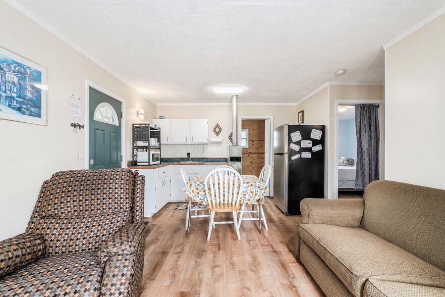 More Photos Of 10392 Houghton Lake dr, Houghton Lake Specialty For Sale