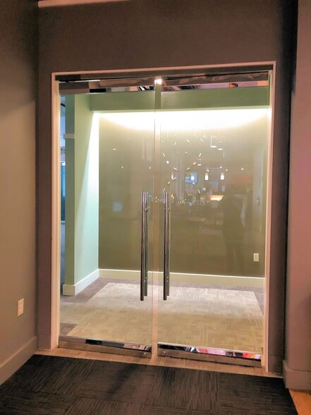 More Photos Of 120 Guthrie Ln, Brentwood Health Club For Lease