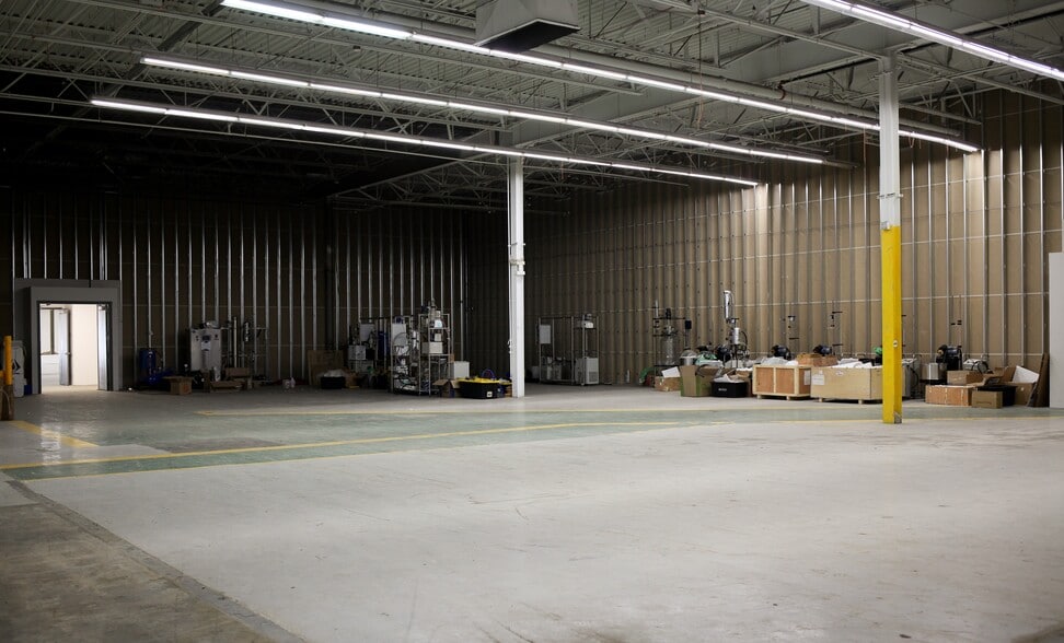 More Photos Of 11380 E Smith Rd, Aurora Warehouse For Sale