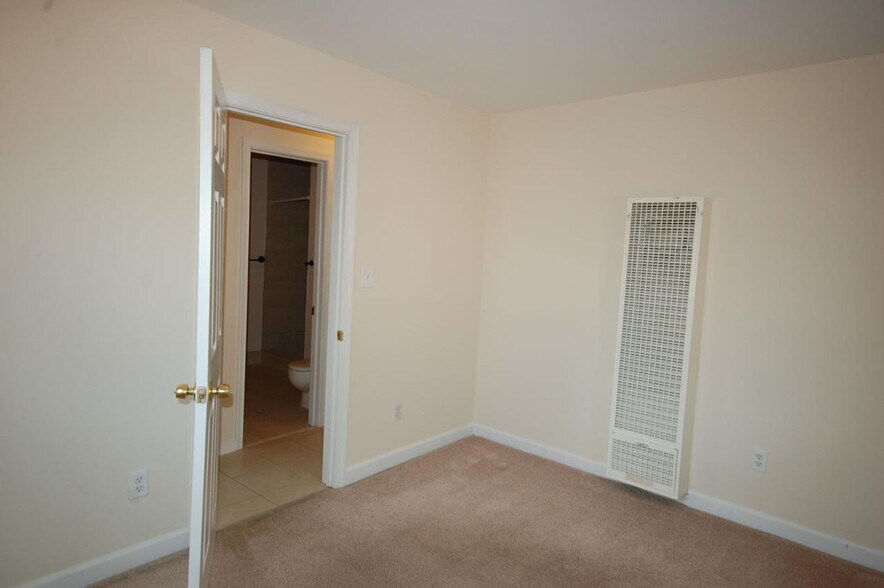 More Photos Of 293 4th Ave, Quantico Apartments For Sale