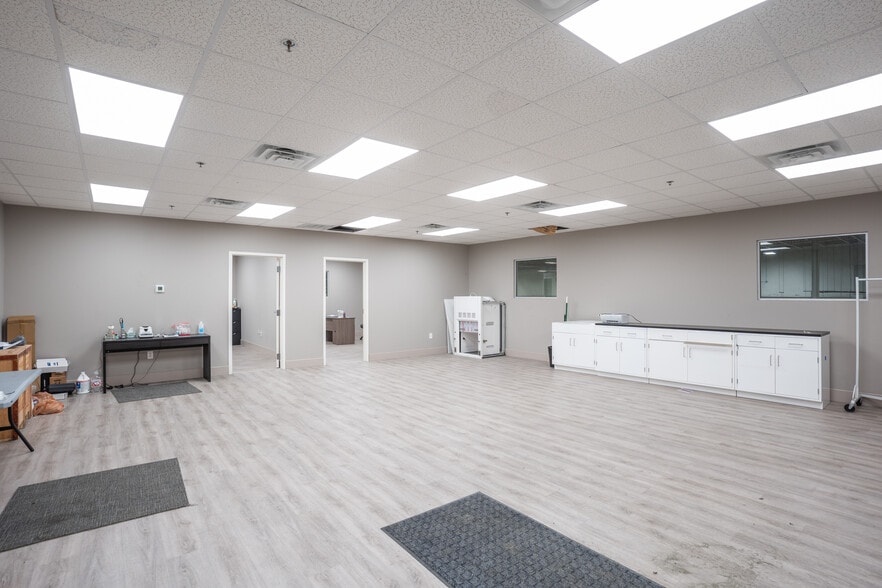 More Photos Of 110 W McCarter Rd, LaFayette Warehouse For Lease