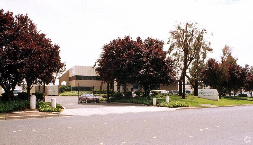 Primary Photo Of 40595 Albrae St, Fremont Recycling Center For Lease