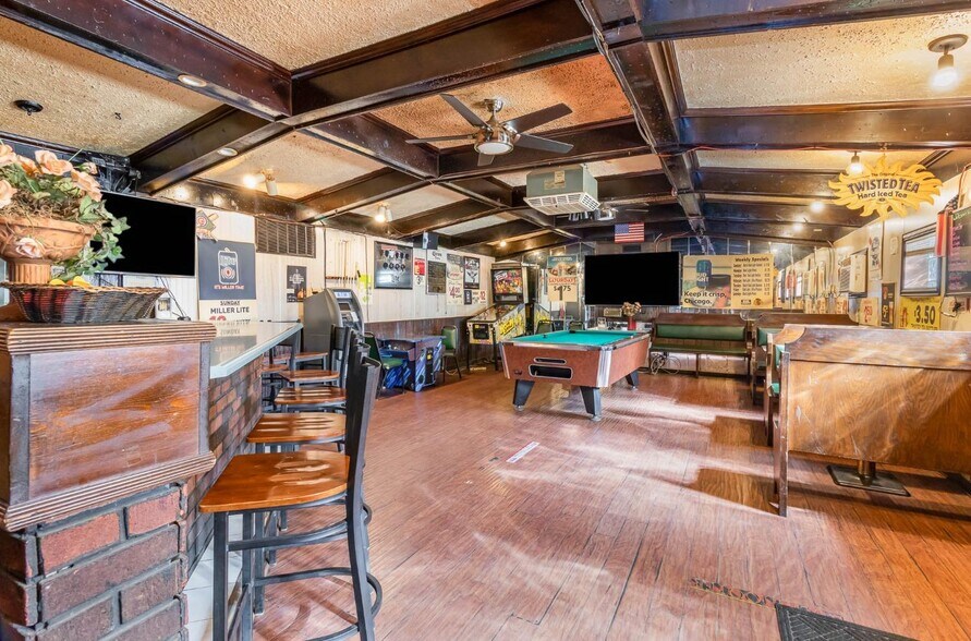 More Photos Of 3447 45th St, Highland Specialty For Sale