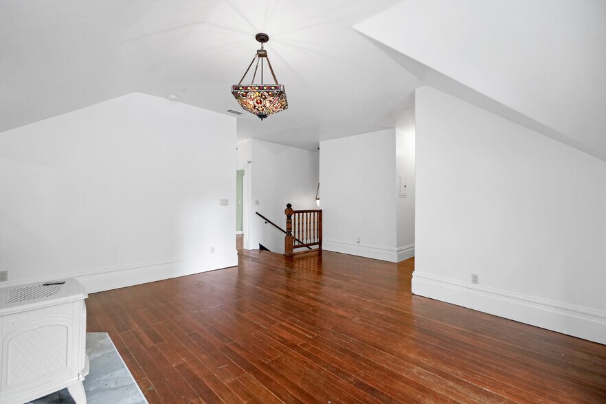 More Photos Of 742 B St, Hayward Restaurant For Sale