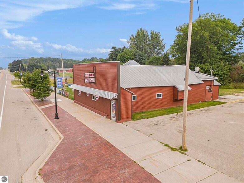 More Photos Of 116 W Wexford Ave, Buckley General Retail For Sale