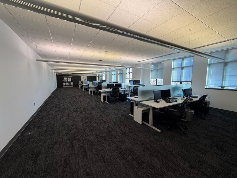 More Photos Of 6300 Sprint Pky, Overland Park Office For Lease