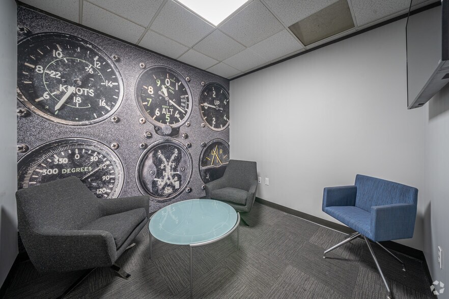 More Photos Of 8866 Gulf Fwy, Houston Office For Lease