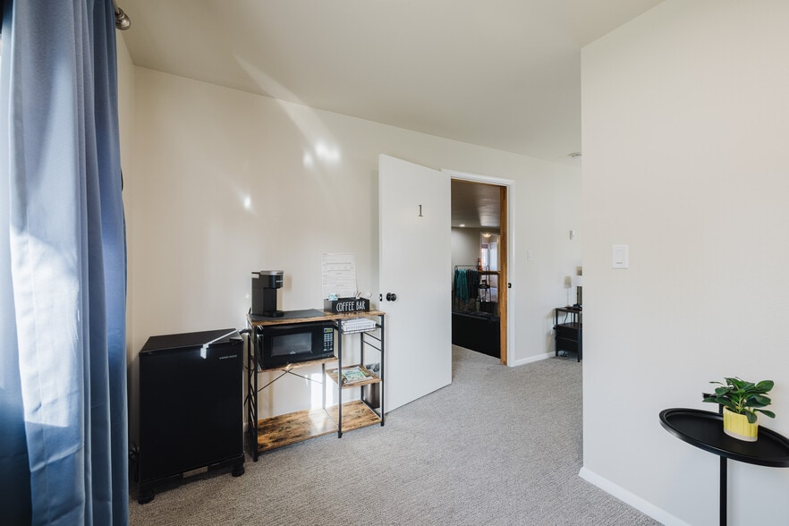 More Photos Of 925 Lamoille Hwy, Lamoille Hotel For Sale