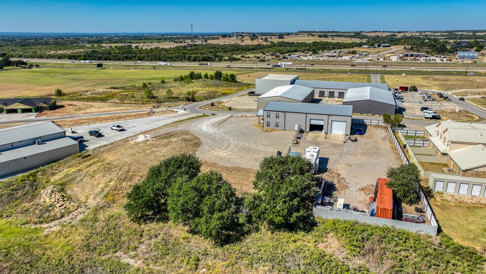More Photos Of 125 Winners Cir, Weatherford Showroom For Sale