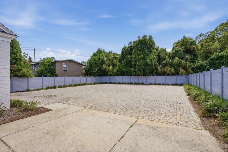 More Photos Of 537 E Park Ave, Tallahassee Office For Sale