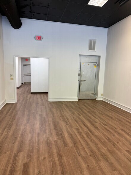 More Photos Of 1359-1367 13th St, Columbus General Retail For Lease