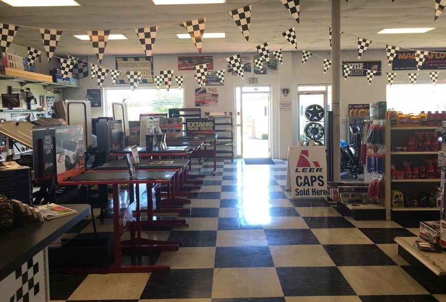 More Photos Of 40 White's Path, South Yarmouth Showroom For Lease