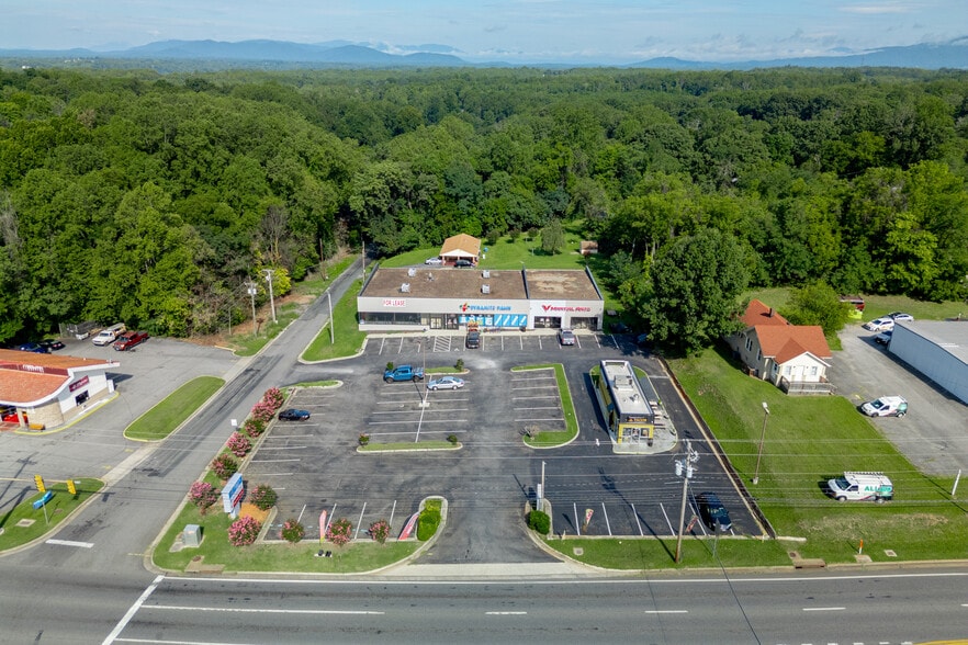 More Photos Of 4846 S Amherst Hwy, Madison Heights Unknown For Lease