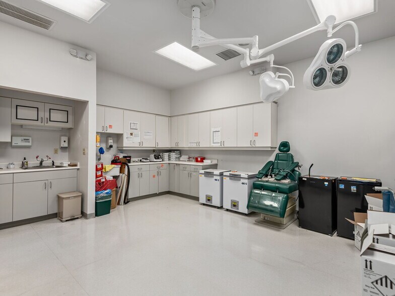 More Photos Of 7 Walden Ridge Dr, Asheville Medical For Sale