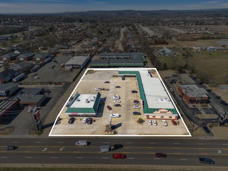 More Photos Of 2215 Fayetteville Rd, Van Buren Unknown For Lease